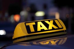 Рейды по выявлению незаконно оказываемым услуги гражданам по перевозке легковым такси будут продолжены.